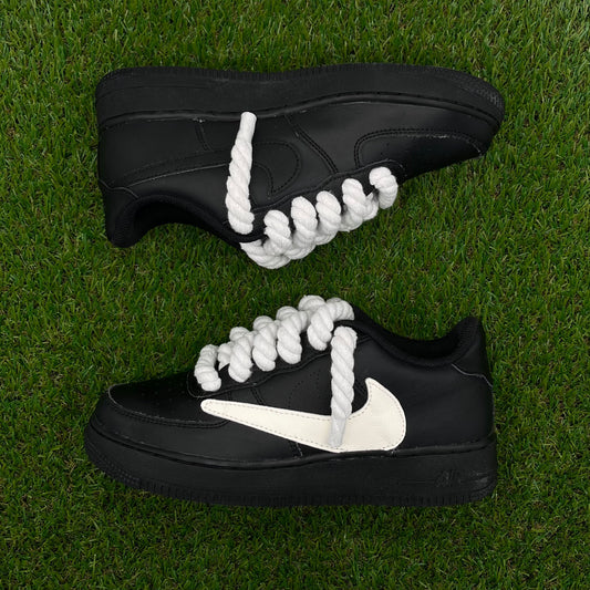 AF1 low travis black white rope