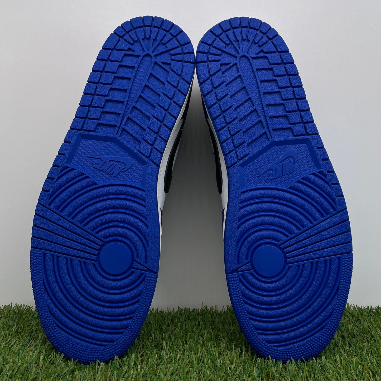 AJ1 low royal travis custom