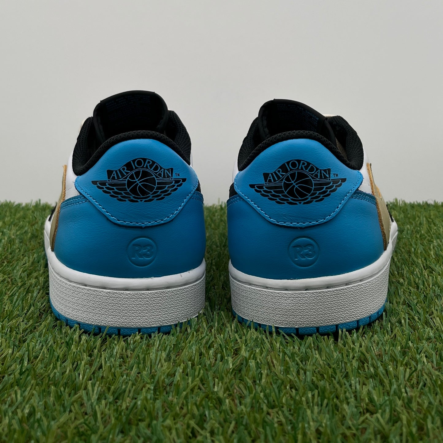 AJ1 low powder blue travis custom