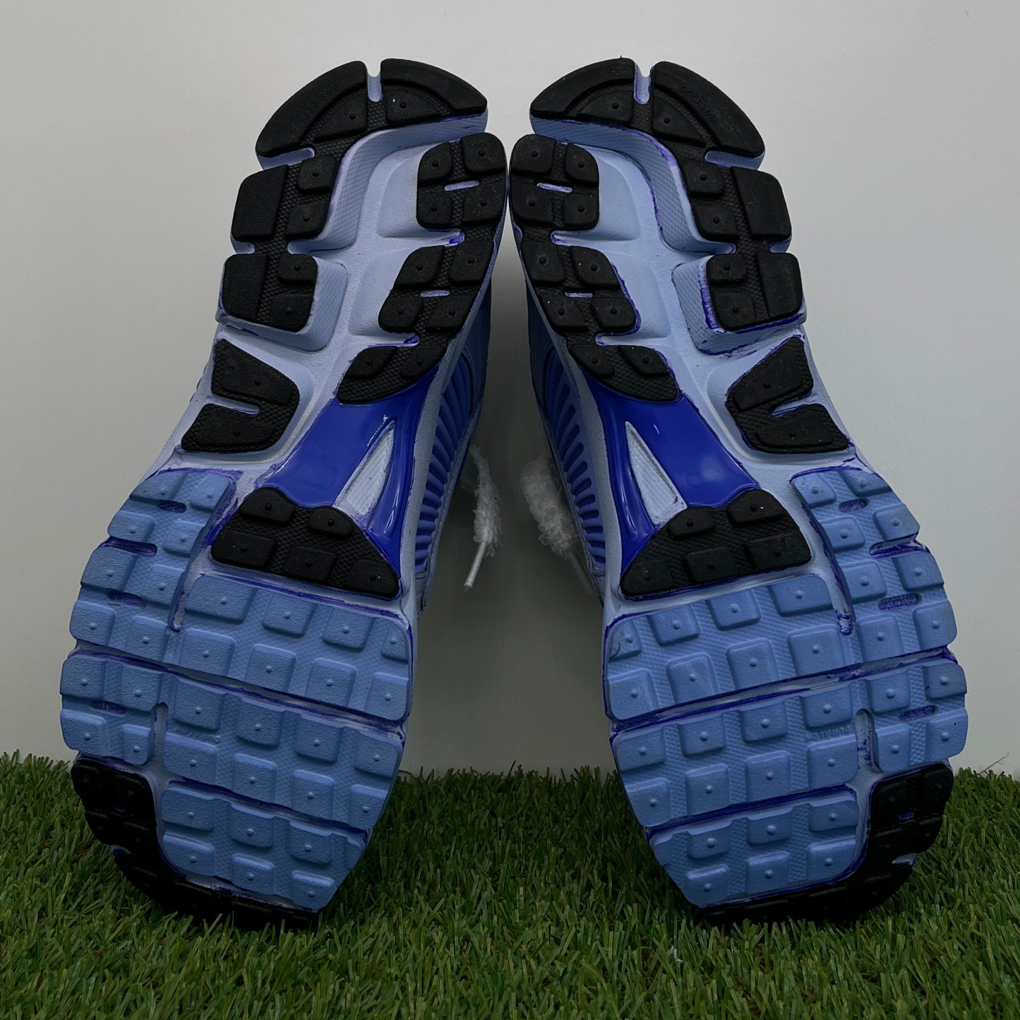 Vomero 5 sky blue dye
