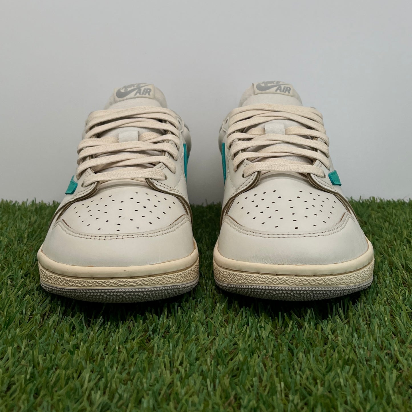 AJ1 low og travis coffee tiffany