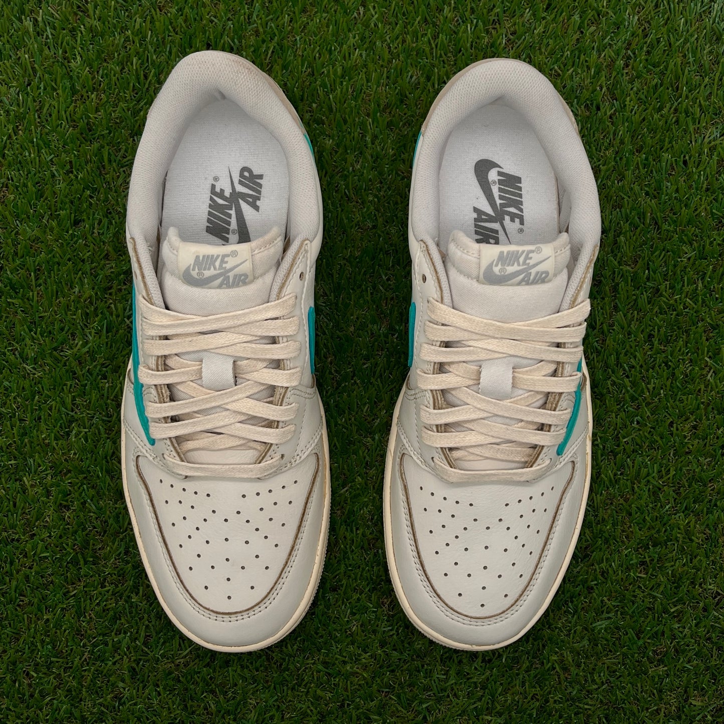 AJ1 low og travis coffee tiffany